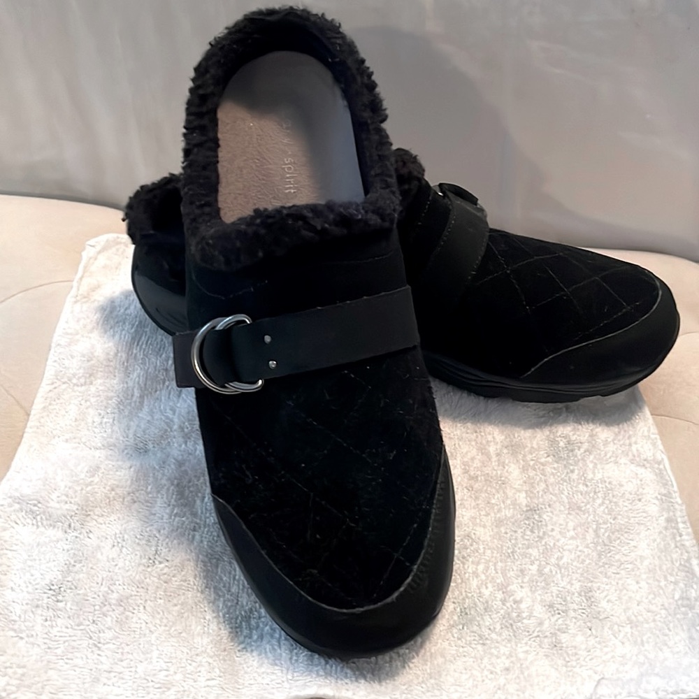 EASY SPIRIT Furry Clogs!
